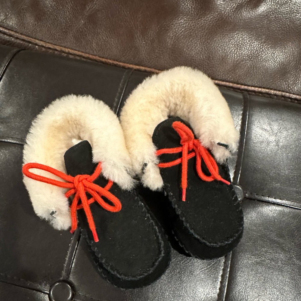 Infant Ugg Boots size 4/5 Red and Black Sparrow UGGs